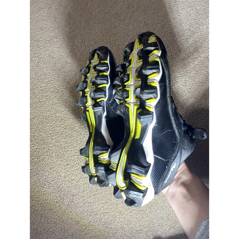 Nike Alpha Shark 2 Low Youth Football Cleats Black White 719953-002 Size 1Y Boys